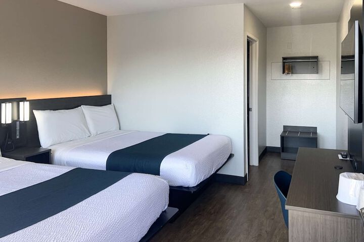 Double Room Disability Accessible (7 of 14)