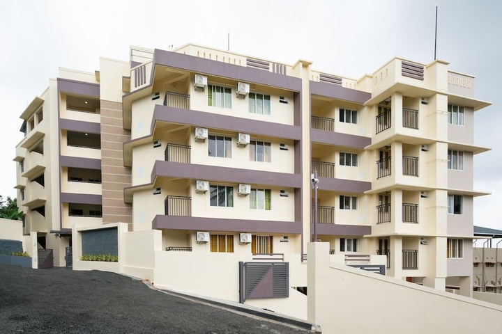 OYO Home 39469 Pleasant Stay Near Infopark