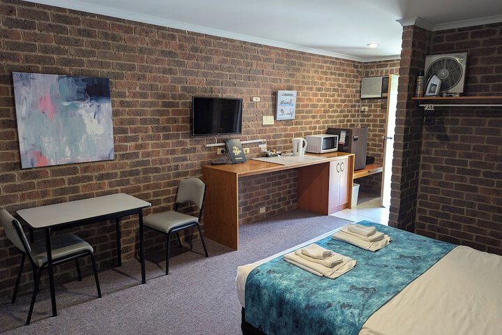 Room 15 of 28