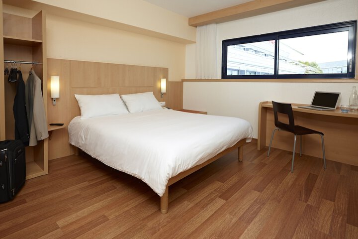 Room 5 of 78