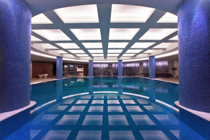 Hotel with Pool