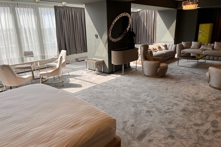 Room 46 of 103