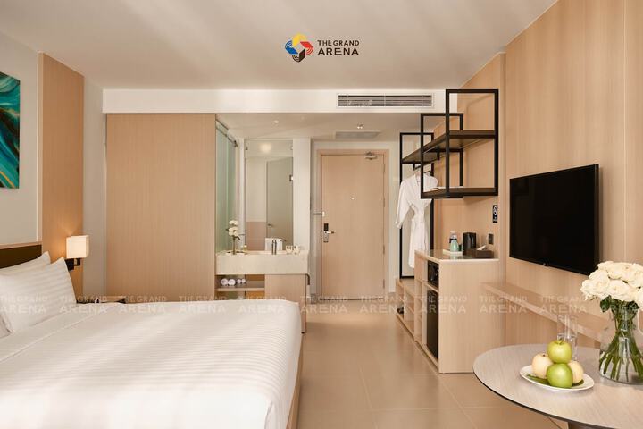 Room 9 of 42