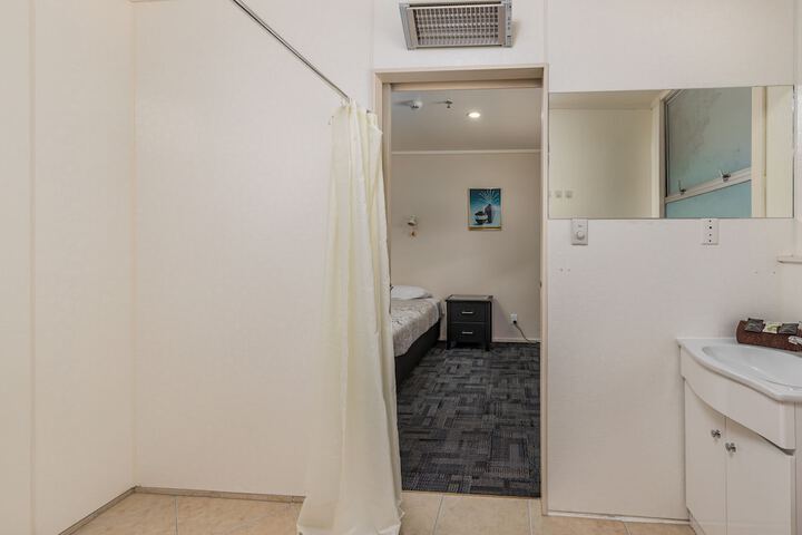 Room 22 of 46