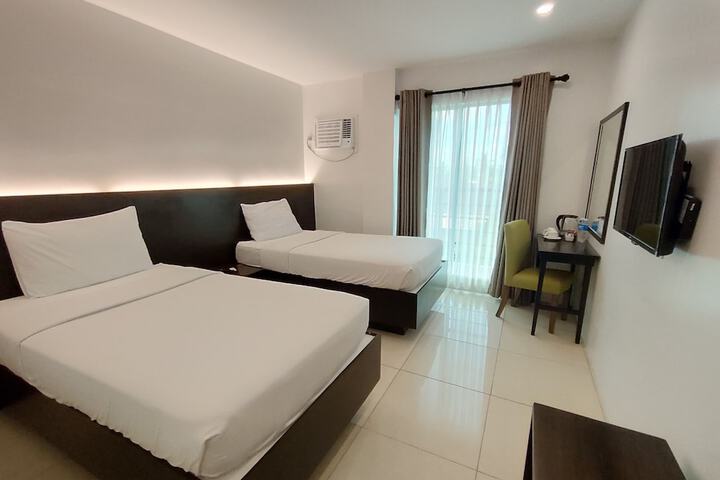 Room 5 of 12