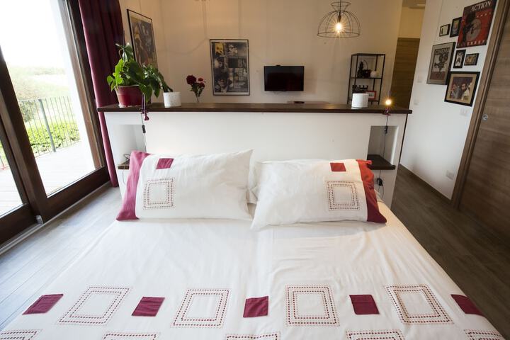 Room 4 of 25