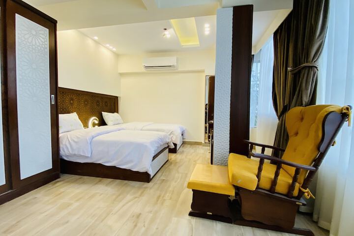 Room 11 of 21