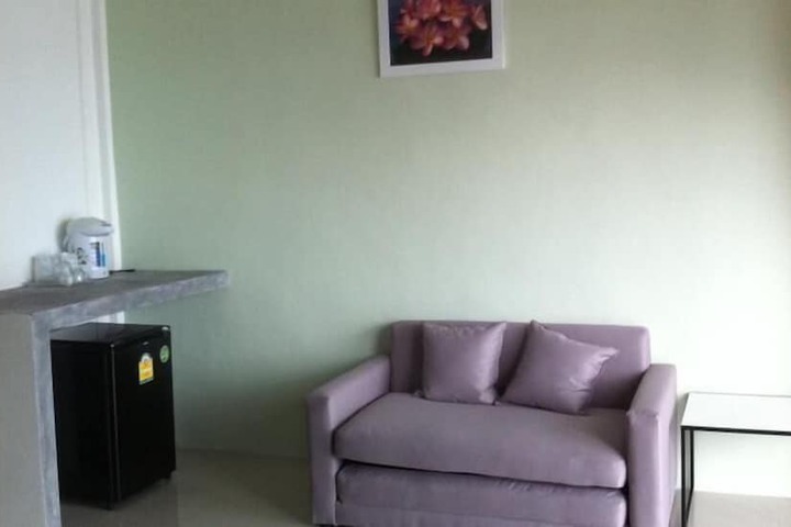 Room 28 of 82