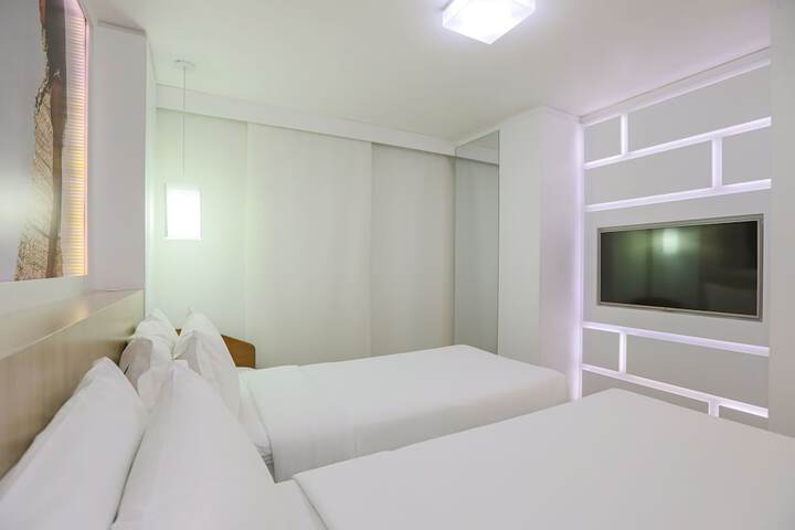 Room 10 of 35