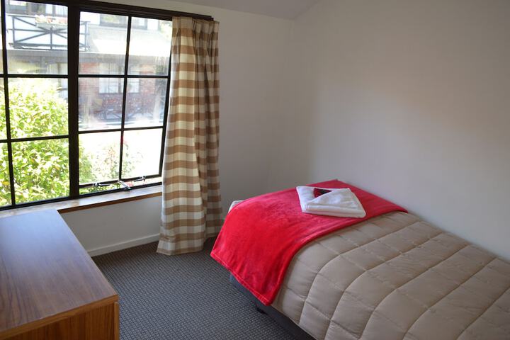 Room 9 of 123