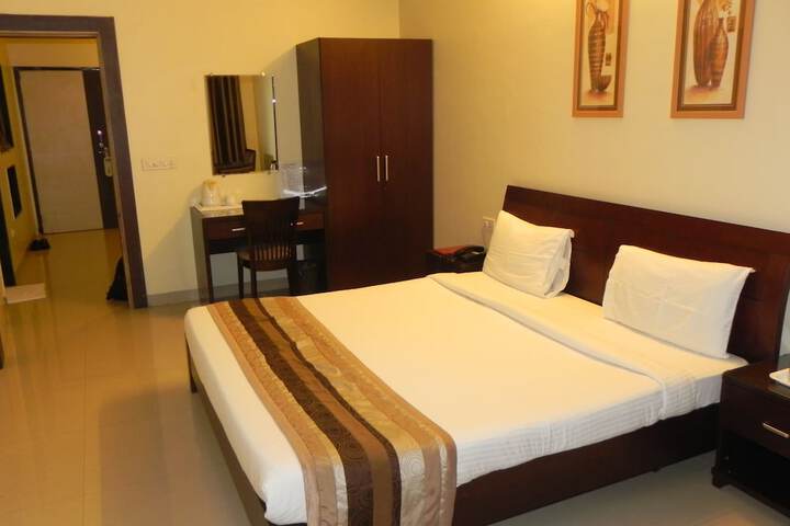 Room 8 of 31