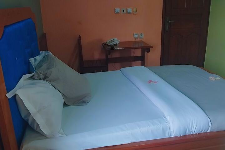 Room 5 of 19