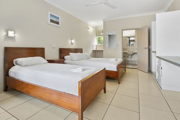 Room 3 of 46