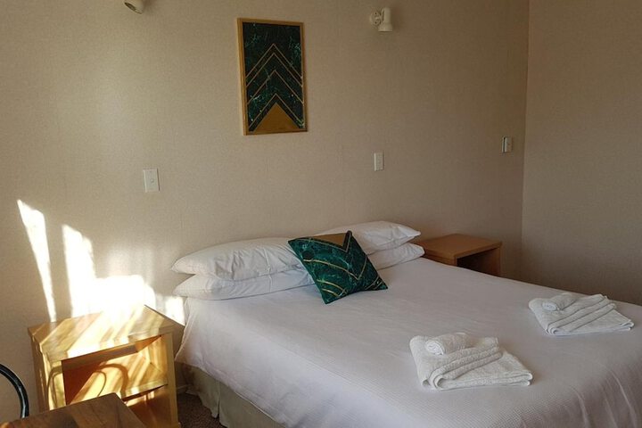Room 16 of 37