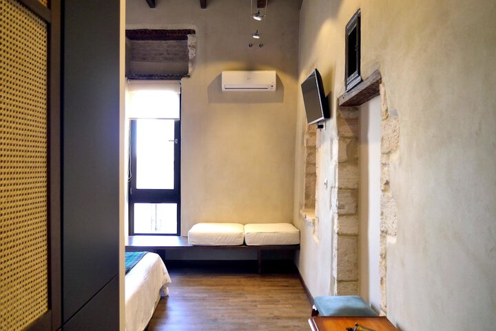 Room 5 of 40