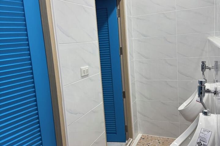 Room 113 of 128