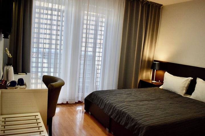 Room 39 of 53
