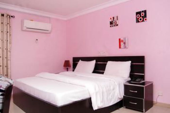 Room 35 of 83