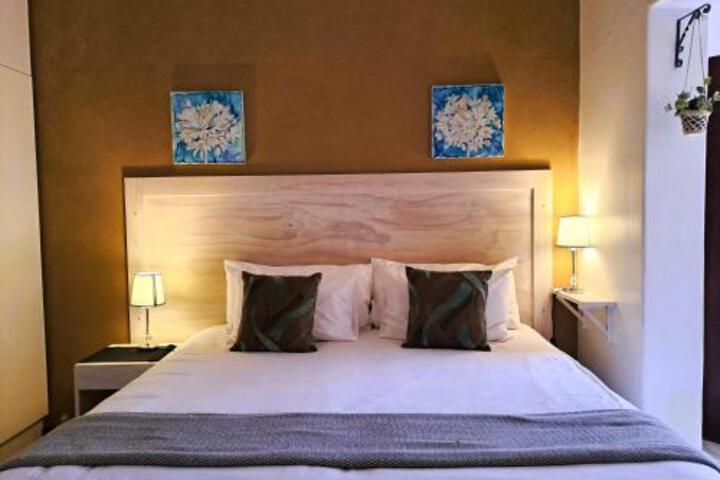 Room 4 of 48