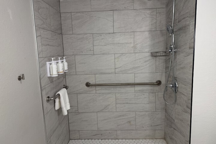 Room 18 of 29