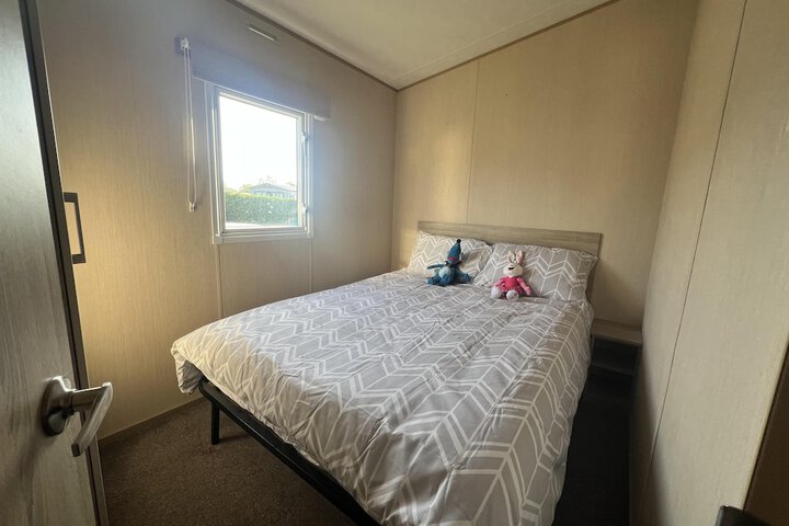 Room 10 of 29