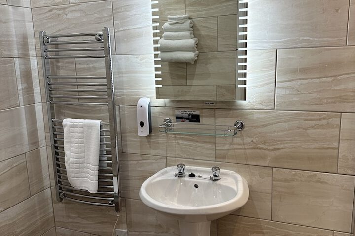 Room 9 of 37