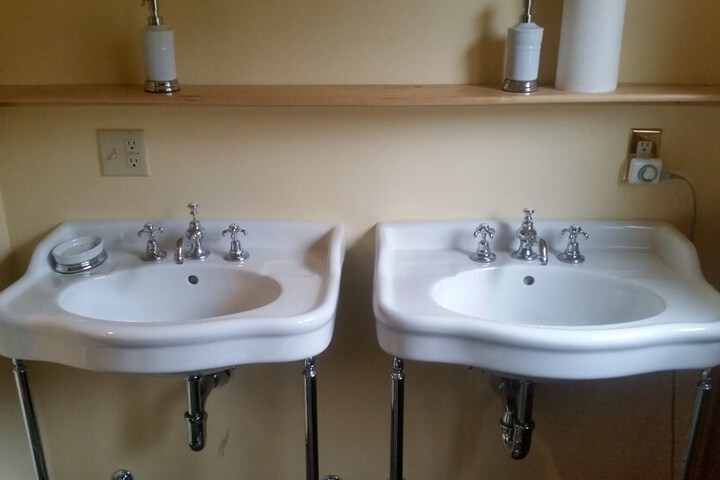 Room 12 of 28