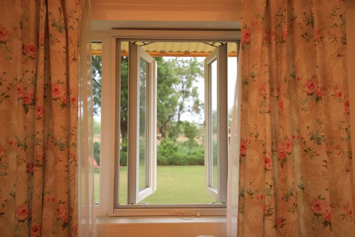 Room 14 of 60