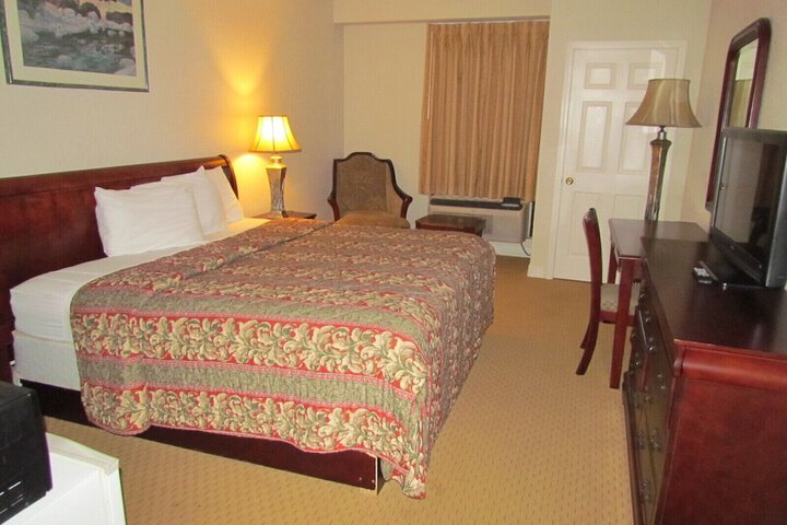 Room 17 of 38