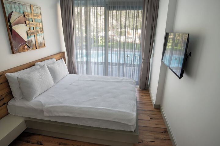 Room 10 of 125
