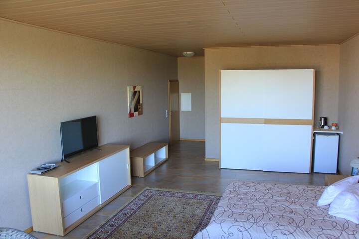 Room 11 of 42