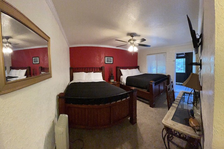 1 Queen Bed (34 of 47)
