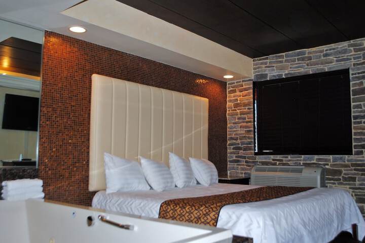 Room 16 of 21