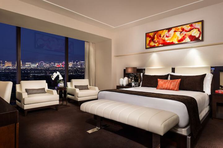 Room 10 of 211