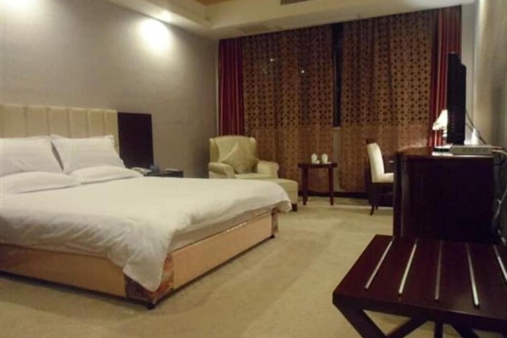 Room 15 of 34