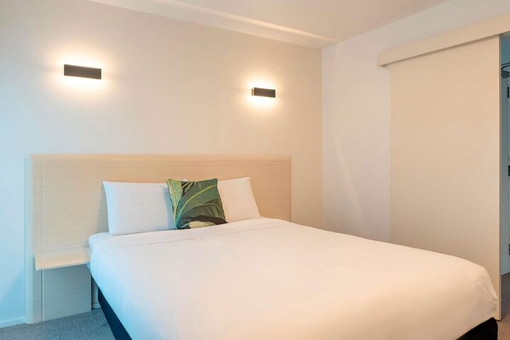 Room 6 of 48