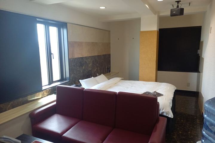 Room 28 of 51