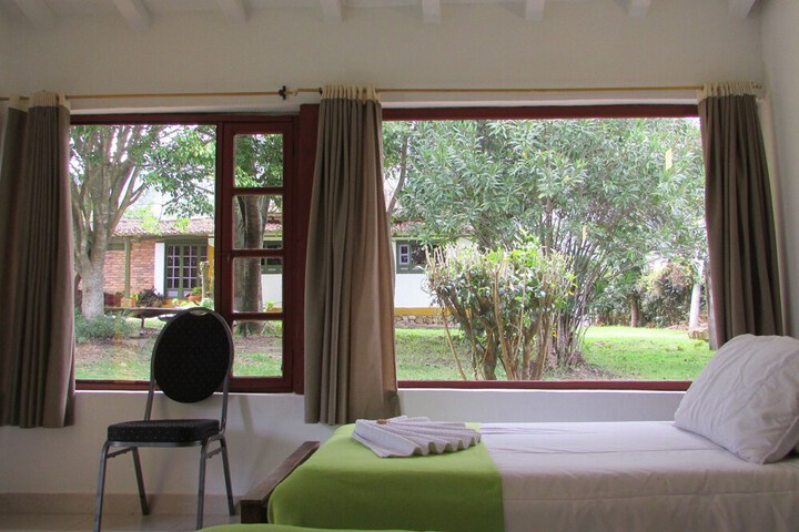 Room 14 of 102