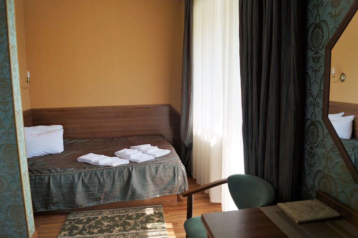 Room 19 of 60