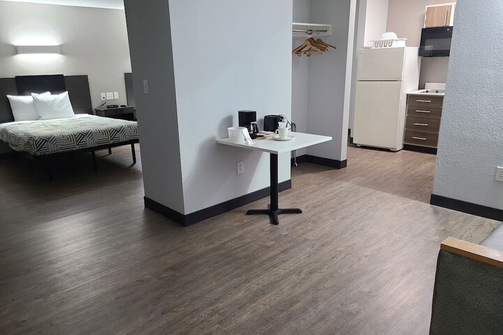 1 Queen Bed Kitchen (5 of 25)