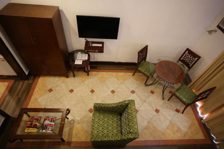 Room 13 of 50