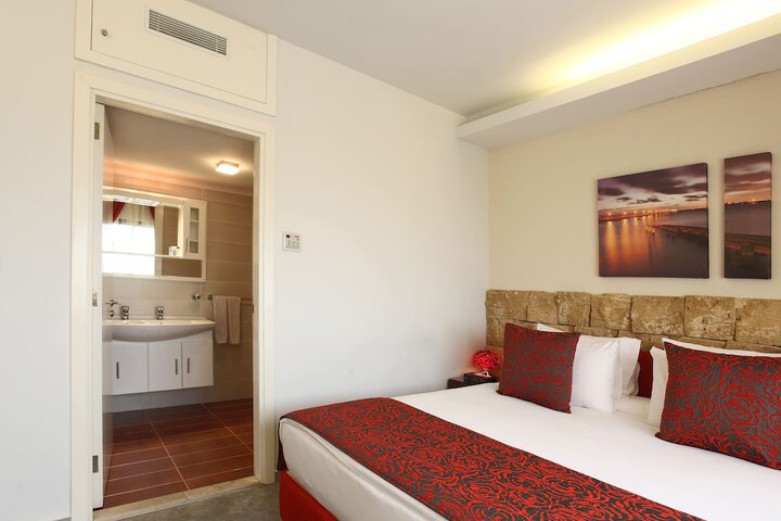 Room 43 of 88