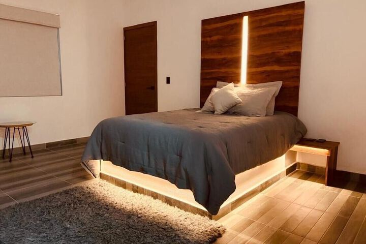 Room 6 of 30
