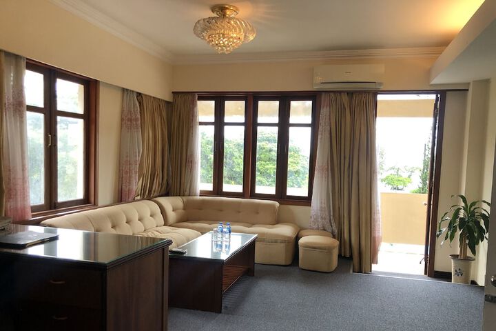 Room 17 of 43