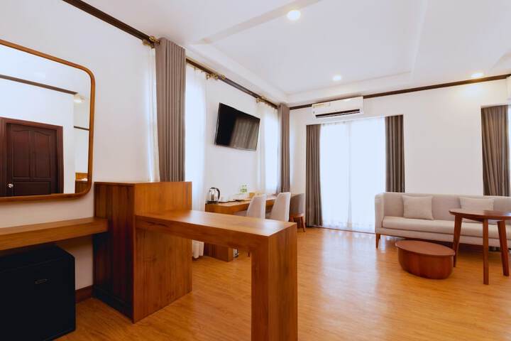 Room 33 of 65