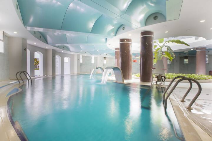 Pools & Facilities