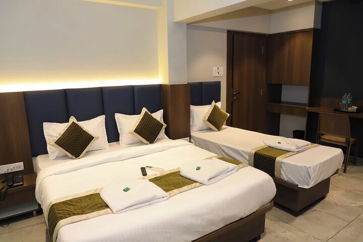 Room 18 of 28