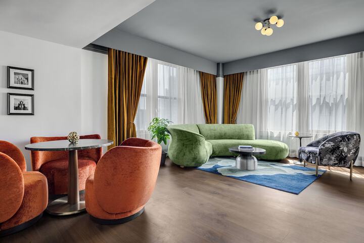 Room 21 of 53
