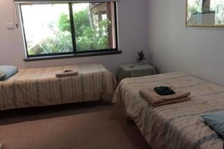 Room 5 of 10