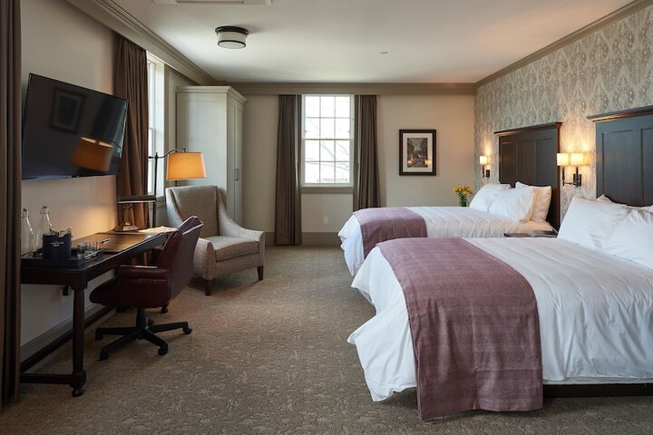 2 Queen Beds (6 of 8)